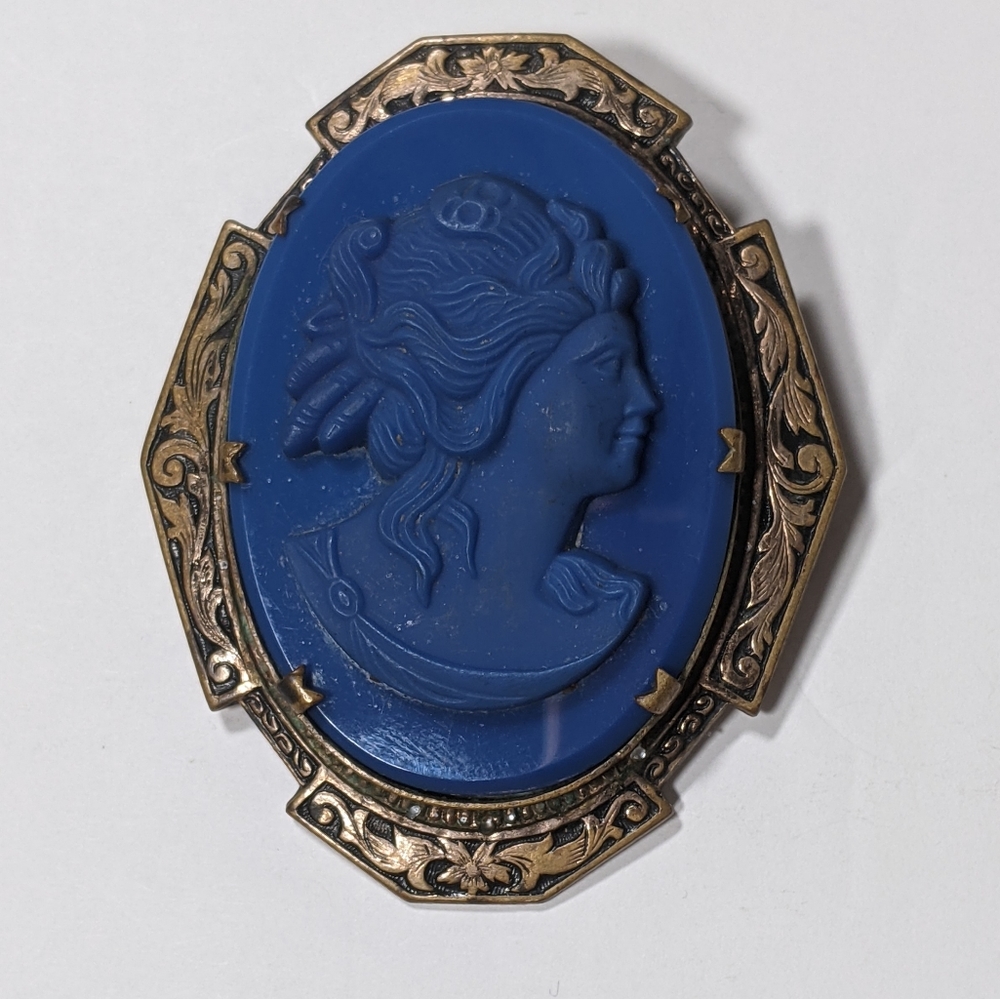 Vintage Blue Glass Cameo Brooch Gold Tone Setting